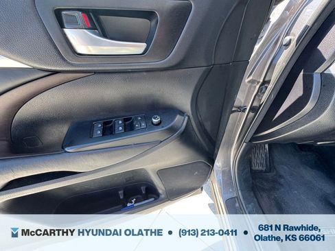Used 2015 Toyota Highlander XLE AWD/4WD image 16