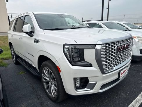 Used 2021 GMC Yukon Denali AWD/4WD image 2