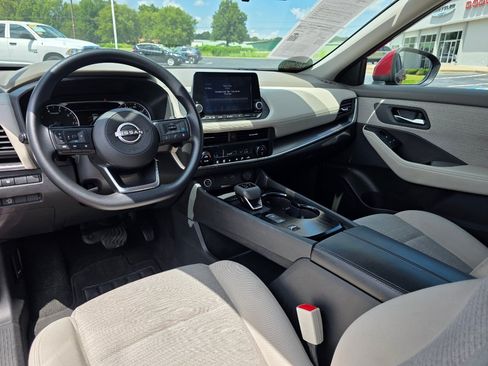 Used 2023 Nissan Rogue SV FWD image 17