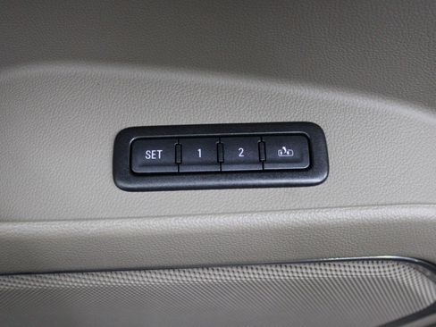 Used 2016 Chevrolet Suburban LT image 18