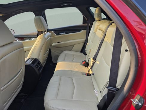 Used 2019 Cadillac XT5 Luxury FWD image 21
