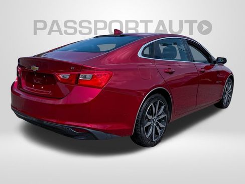 Used 2017 Chevrolet Malibu LT w/ Leather Package FWD image 5