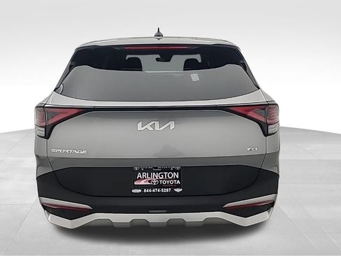 Used 2025 Kia Sportage LX image 5