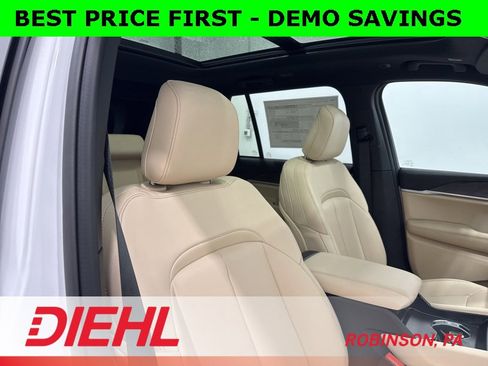 New 2025 Jeep Grand Cherokee Limited w/ Black Appearance Package image 14