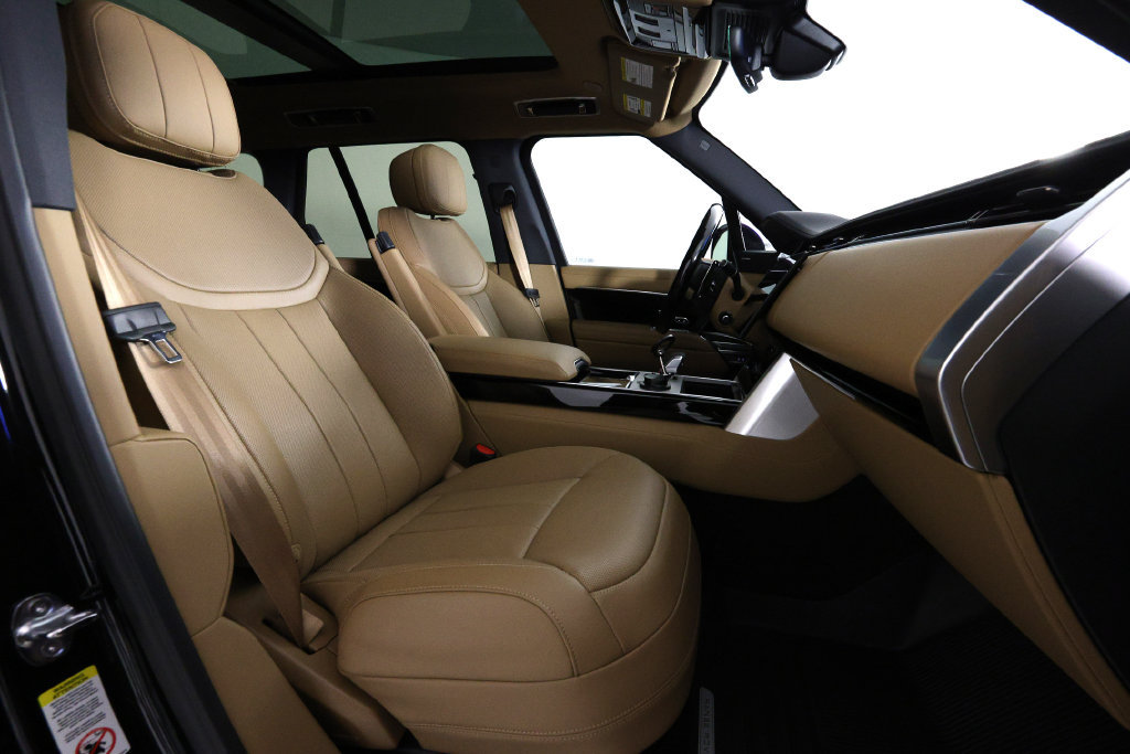 Used 2025 Land Rover Range Rover SE AWD/4WD image 10