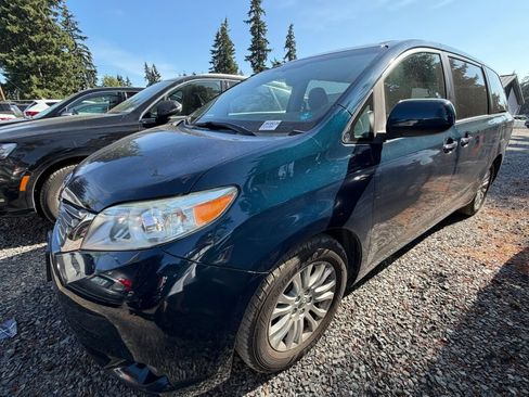 Used 2011 Toyota Sienna XLE w/ XLE Navigation Pkg FWD image 1