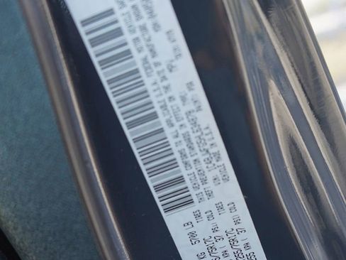 Used 2017 Jeep Wrangler Unlimited Rubicon w/ Connectivity Group image 10