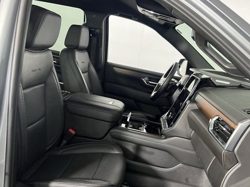 Used 2025 GMC Yukon Denali image 33