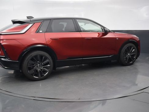 New 2026 Cadillac Lyriq Signature Sport w/ Nappa Leather Package AWD/4WD image 6