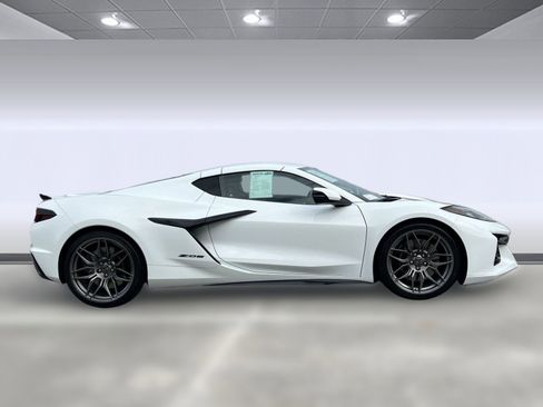 Used 2024 Chevrolet Corvette Z06 image 8