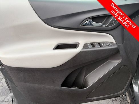 Used 2018 Chevrolet Equinox LS FWD image 15