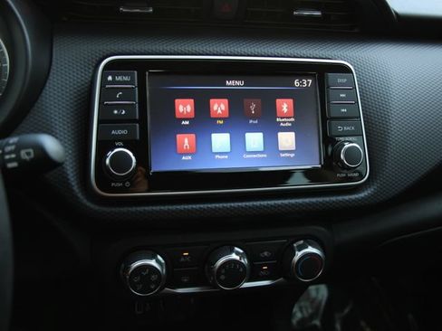 Certified 2025 Nissan Kicks Play S FWD image 18