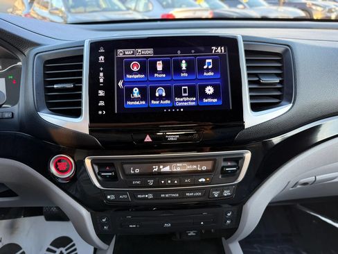 Used 2017 Honda Pilot Elite image 36