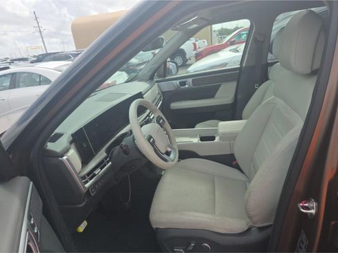 Used 2024 Hyundai Santa Fe Limited FWD image 3