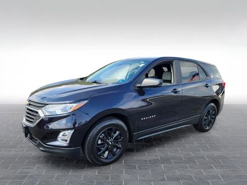 Used 2021 Chevrolet Equinox LS w/ LS Convenience Package FWD image 3