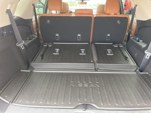 New 2026 Nissan Pathfinder Platinum FWD image 20