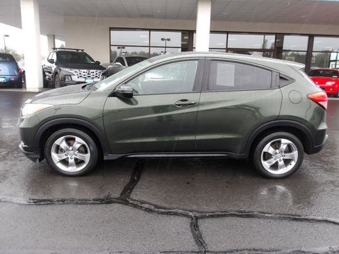 Used 2017 Honda HR-V EX image 2