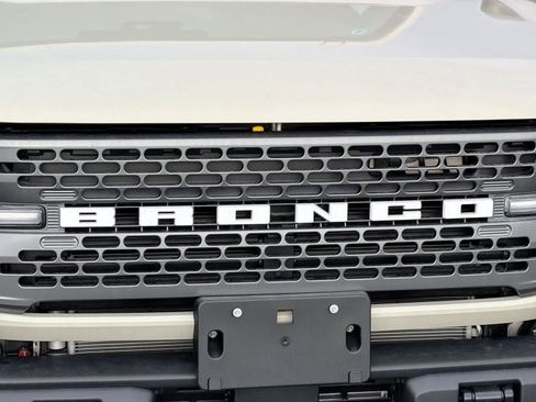 New 2025 Ford Bronco Badlands image 13