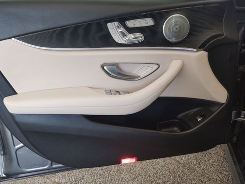 Used 2018 Mercedes-Benz E 300 4MATIC image 12