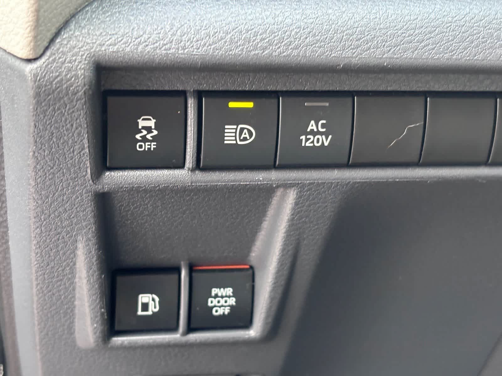 Used 2022 Toyota Sienna Limited FWD image 16