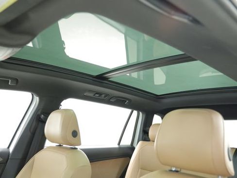 Used 2024 Volkswagen Tiguan SE image 28