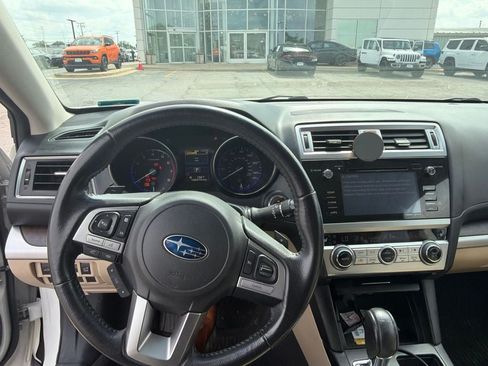 Used 2017 Subaru Outback 2.5i Limited AWD/4WD image 9