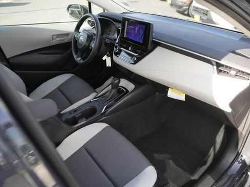 Used 2025 Toyota Corolla LE image 17