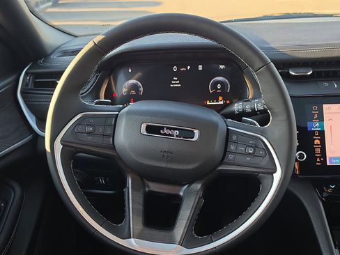 New 2026 Jeep Grand Cherokee Altitude AWD/4WD image 18