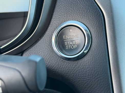 Used 2017 Ford Fusion SE w/ Fusion SE Technology Package image 13