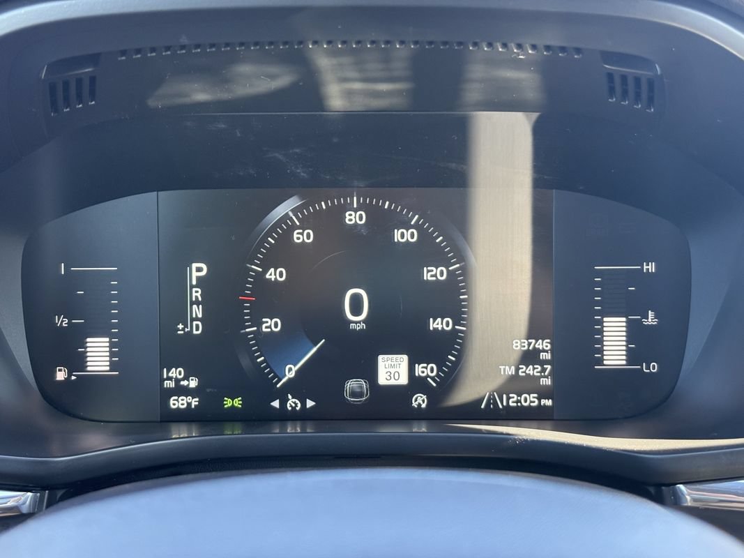 Used 2019 Volvo XC60 T6 Momentum w/ Premium Package AWD/4WD image 21