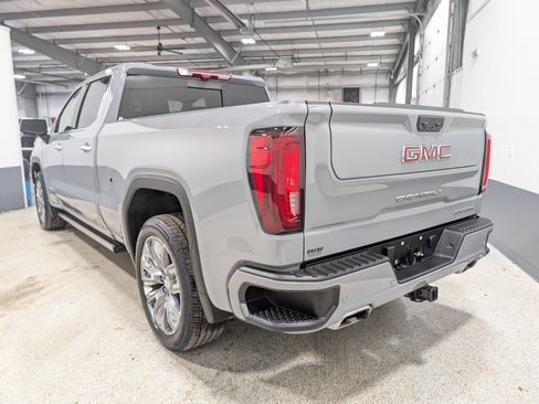 Used 2025 GMC Sierra 1500 Denali w/ Denali Reserve Package AWD/4WD image 5