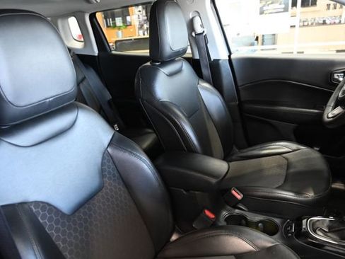 Used 2021 Jeep Compass Latitude FWD image 8