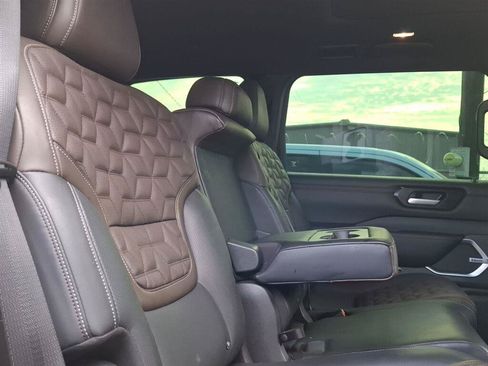 Used 2025 Nissan Armada Platinum w/ Convenience Package RWD image 12