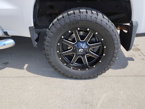 Used 2019 Chevrolet Silverado 1500 LT w/ All-Star Edition image 22