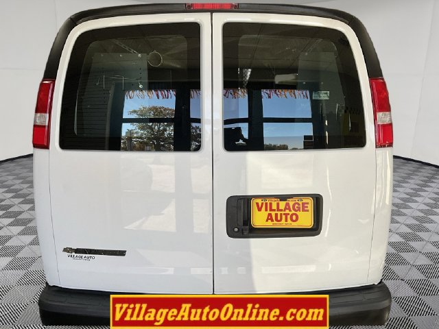 Used 2019 Chevrolet Express 2500 RWD image 3