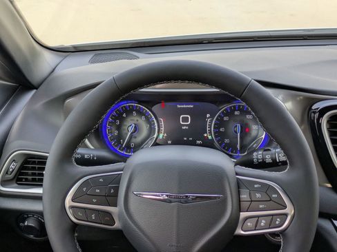 New 2026 Chrysler Voyager LX image 18