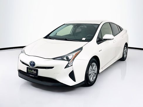 Used 2018 Toyota Prius Two w/ Prius Two Safety Plus Package FWD image 3