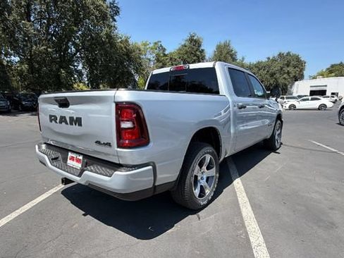New 2026 RAM 1500 Express AWD/4WD image 4