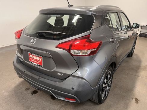 Used 2020 Nissan Kicks SV image 3