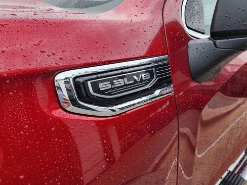 New 2026 GMC Sierra 1500 SLT image 11