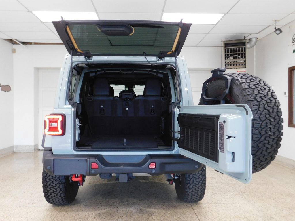 Used 2024 Jeep Wrangler Unlimited Rubicon AWD/4WD image 64