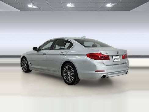 Used 2018 BMW 530i xDrive AWD/4WD image 3