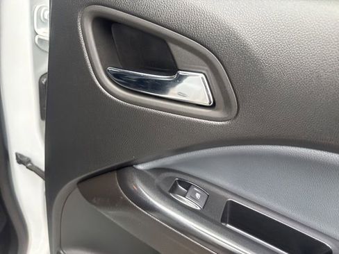 Used 2022 Chevrolet Colorado Z71 w/ Safety Package image 32