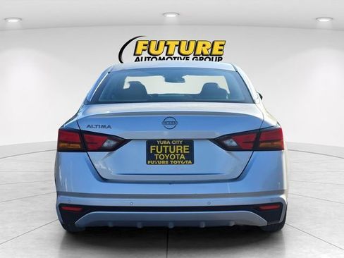Used 2024 Nissan Altima 2.5 S FWD image 6