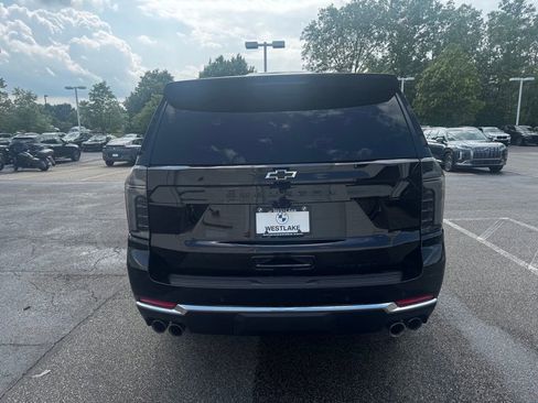 Used 2025 Chevrolet Suburban Premier AWD/4WD image 4