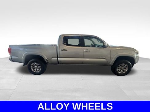 Used 2017 Toyota Tacoma SR5 image 3