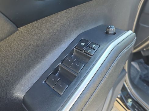 Used 2024 Toyota Highlander XLE image 23