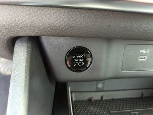Certified 2025 Nissan Rogue SL FWD image 42