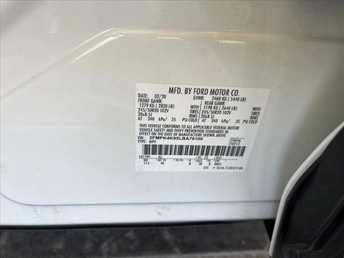 Used 2020 Ford Edge Titanium w/ Equipment Group 301A AWD/4WD image 22
