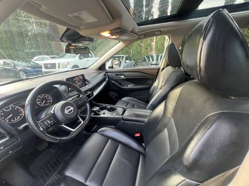 Used 2022 Nissan Rogue SV w/ SV Premium Package image 23